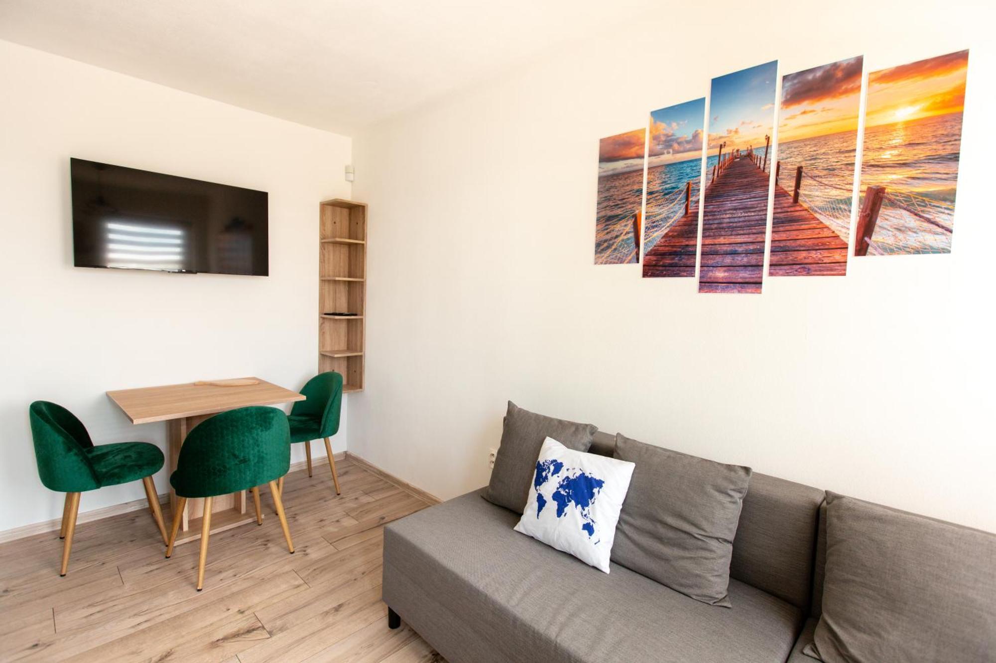 Ahoy Relax Apartmany Nesvady Esterno foto